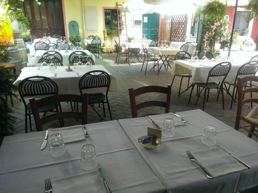 Rossobarolo Hotel Exterior photo